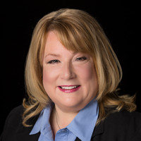 Deb Kurtz Headshot