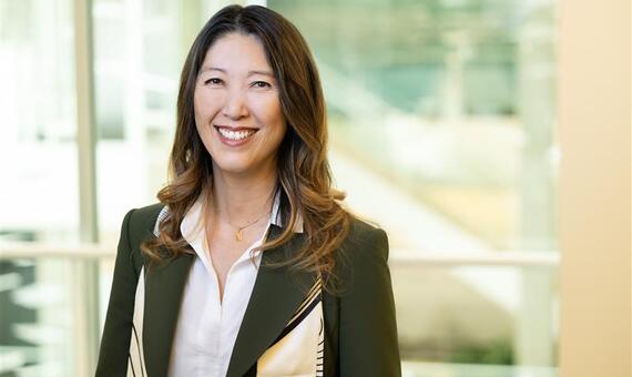 Julie Kim Headshot