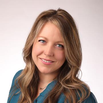 Lauren Peck Headshot
