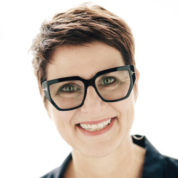 Sabine Hutchison headshot