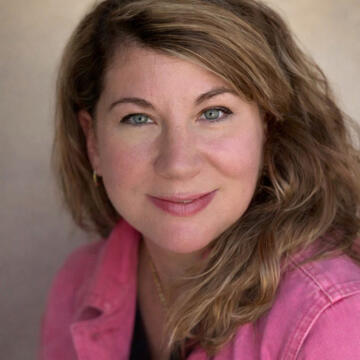 Leslie Hinton headshot